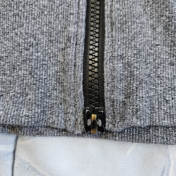 Lululemon wear with all jacket/hoodie - Picture 9 of 10